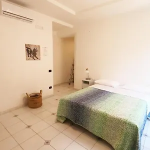 https://miss-emily-vesuvio-bb.hotels-amalfi.com